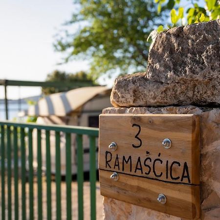 Holiday Home Brodina Севид Екстериор снимка